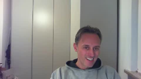 sten015 online show from December 15, 4:36 pm