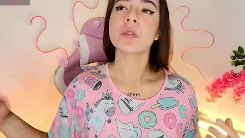 Emma online show from March 6, 2:54 am