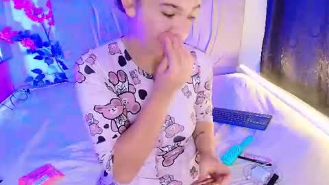 Emma online show from July 29, 9:42 am