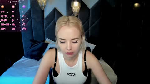 Stephanie Sea online show from January 27, 9:11 pm
