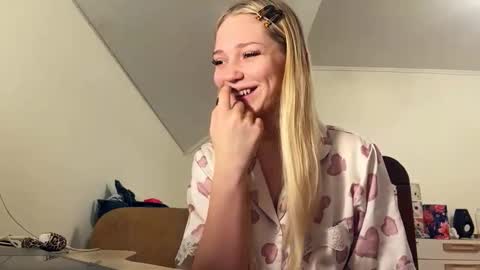 Steph online show from March 16, 1:59 pm