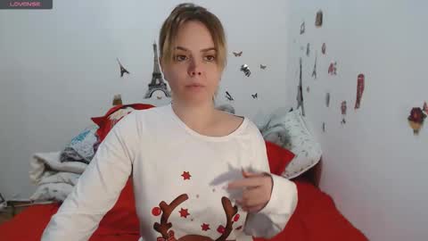 Stephanie   online show from January 18, 11:41 am