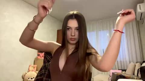 Stephani online show from May 2, 3:40 pm