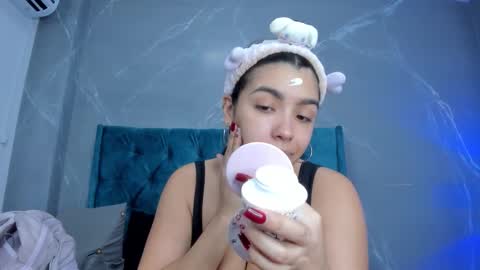 Stefanny online show from February 1, 1:02 am