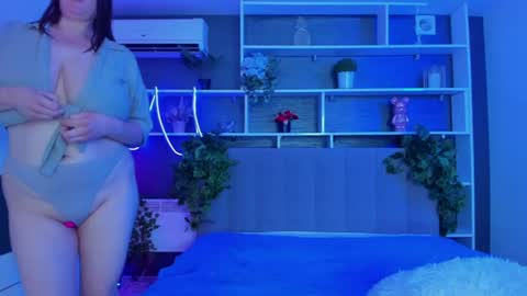Stephie online show from July 11, 6:18 am