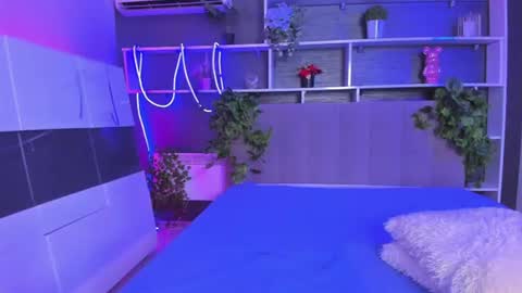 Stephie online show from July 30, 6:03 am