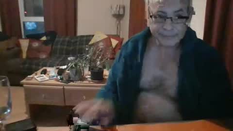 stevejm3740 online show from December 31, 8:23 pm