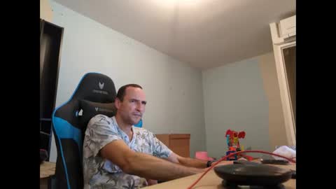 stickolive1 online show from September 10, 10:00 pm