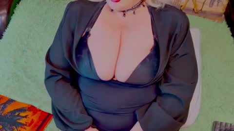 StiphlerMomy online show from December 18, 4:24 pm