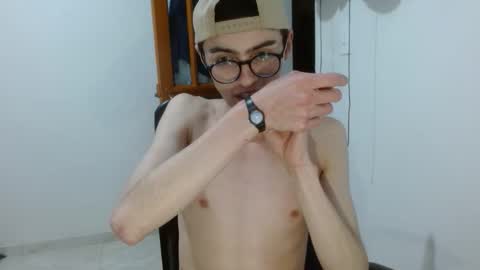 stiv_grant online show from May 3, 1:22 am