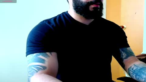 stiven253958 online show from May 28, 5:22 pm