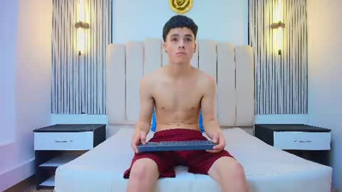 stiven_cooper2 online show from June 26, 12:43 pm