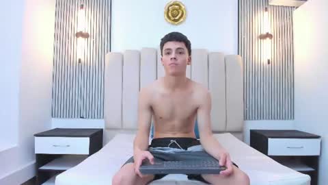 stiven_cooper2 online show from July 13, 12:31 pm