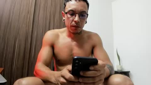 stiven_trainer online show from May 3, 3:56 am