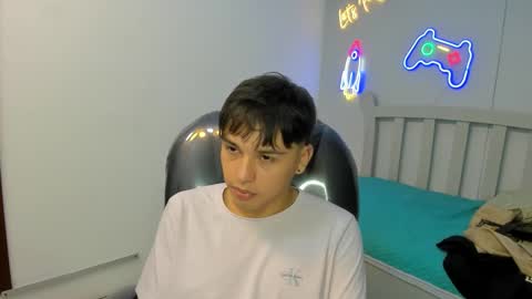 Stiwen online show from November 6, 4:43 pm