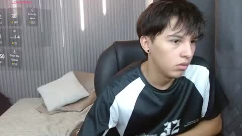 Stiwen online show from June 22, 1:51 pm
