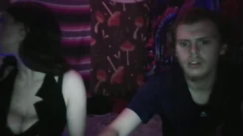 Stonercouple6928 online show from June 13, 4:34 am