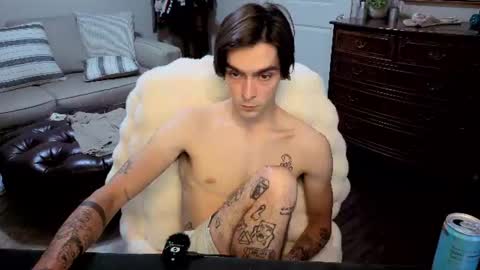 str8whiteboy21 online show from June 18, 4:40 am