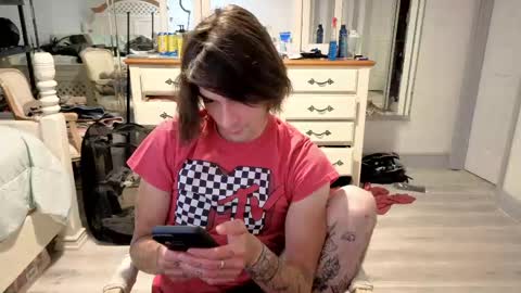str8whiteboy21 online show from May 9, 4:40 am