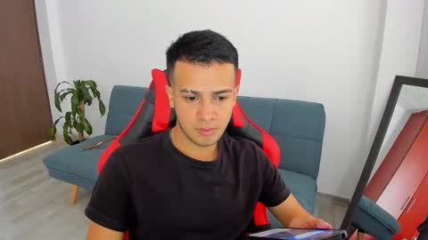 straight_boys_hornys online show from March 20, 6:24 pm