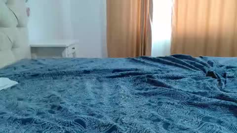 Vivian online show from December 21, 10:17 am