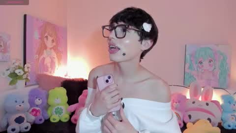 strawberry_kitty_ online show from March 9, 4:06 am