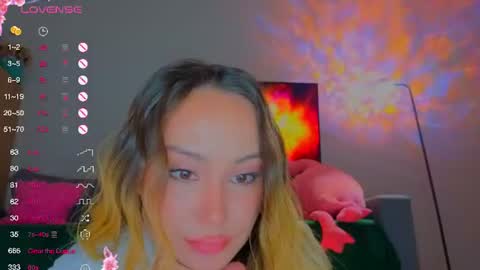 Tati and Lola online show from August 2, 5:15 pm