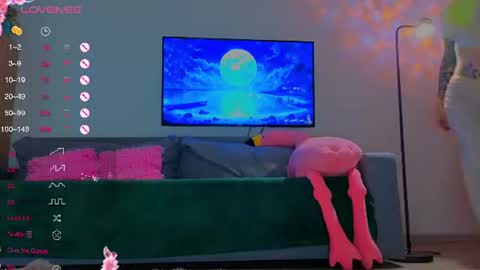 Tati and Lola online show from July 3, 5:45 am