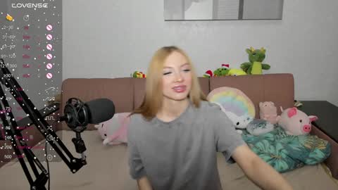 Snapshot of streis_mua chatting on January 30, 12:18 am Streis open pvt online show from January 30, 12:18 am