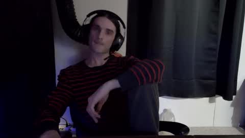 stringgreens777 online show from February 2, 11:01 pm