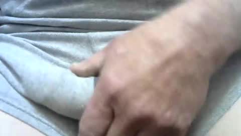 strokeone7 online show from May 1, 12:59 am