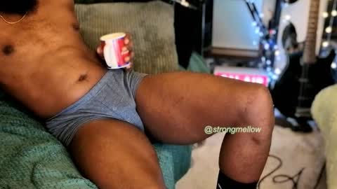 strongmellow online show from November 28, 7:32 pm