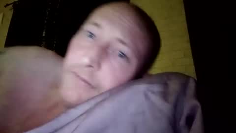 stu_art83 online show from June 8, 11:49 pm