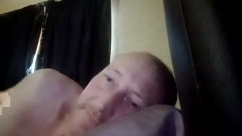 stu_art83 online show from June 18, 7:52 pm