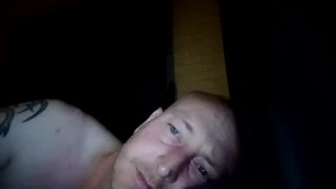stu_art83 online show from June 15, 11:41 pm