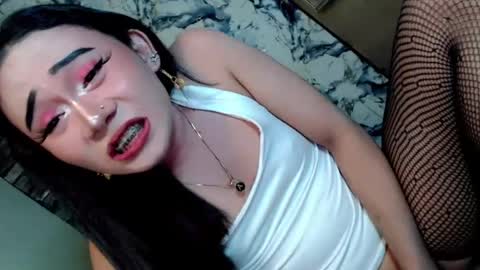 stunning_andrea69 online show from July 31, 9:16 pm