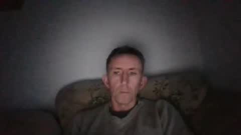 Snapshot of stuuuey73 chatting on December 27, 4:10 pm stuuuey73 online show from December 27, 4:10 pm