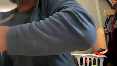 suavecito67 online show from December 11, 6:20 pm