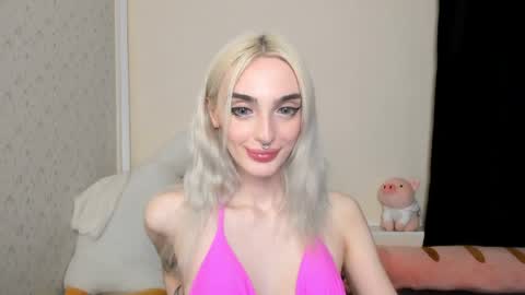Chloe online show from May 31, 1:54 pm