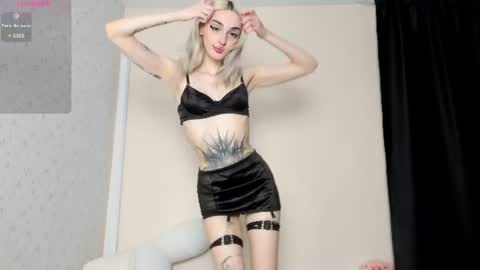 Chloe online show from June 17, 2:22 pm