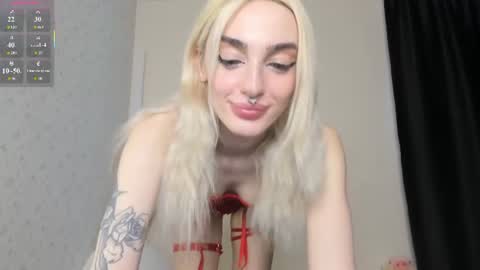 Chloe online show from July 13, 2:20 pm