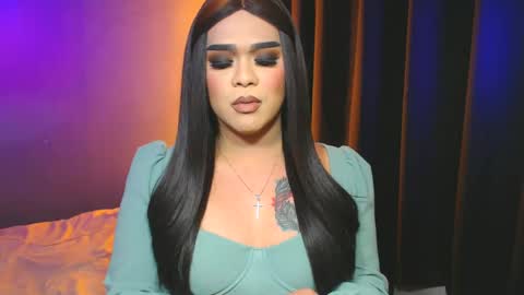 Snapshot of suckablecockoffreya chatting on January 17, 9:17 pm JADE ELYSE online show from January 17, 9:17 pm