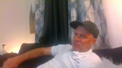 SUCKITU812 online show from January 7, 3:44 am