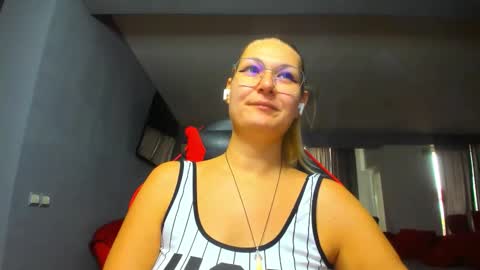 May online show from November 11, 9:33 am