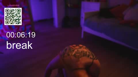 Snapshot of suk_ki chatting on September 20, 4:04 am Lika ginger Jessy blond online show from September 20, 4:04 am