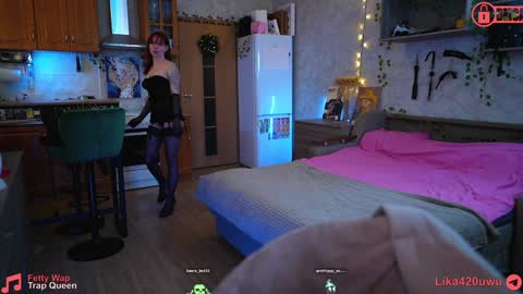 Snapshot of suk_ki chatting on January 23, 10:33 pm Lika ginger Jessy blond online show from January 23, 10:33 pm