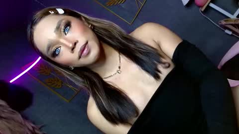 sultry_sirenxx online show from March 8, 9:46 am