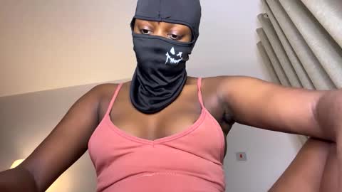 maskedtemptress online show from March 27, 6:20 pm