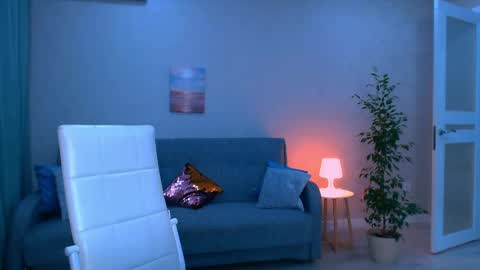 Christina online show from May 7, 7:53 pm