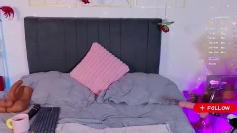 OnlyFans summer holiday online show from February 6, 7:12 am